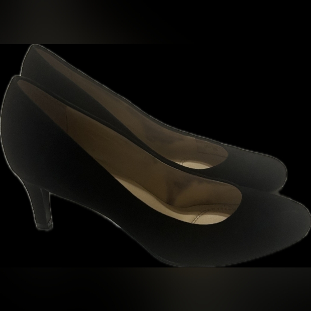 Unisa Classic Black Heels